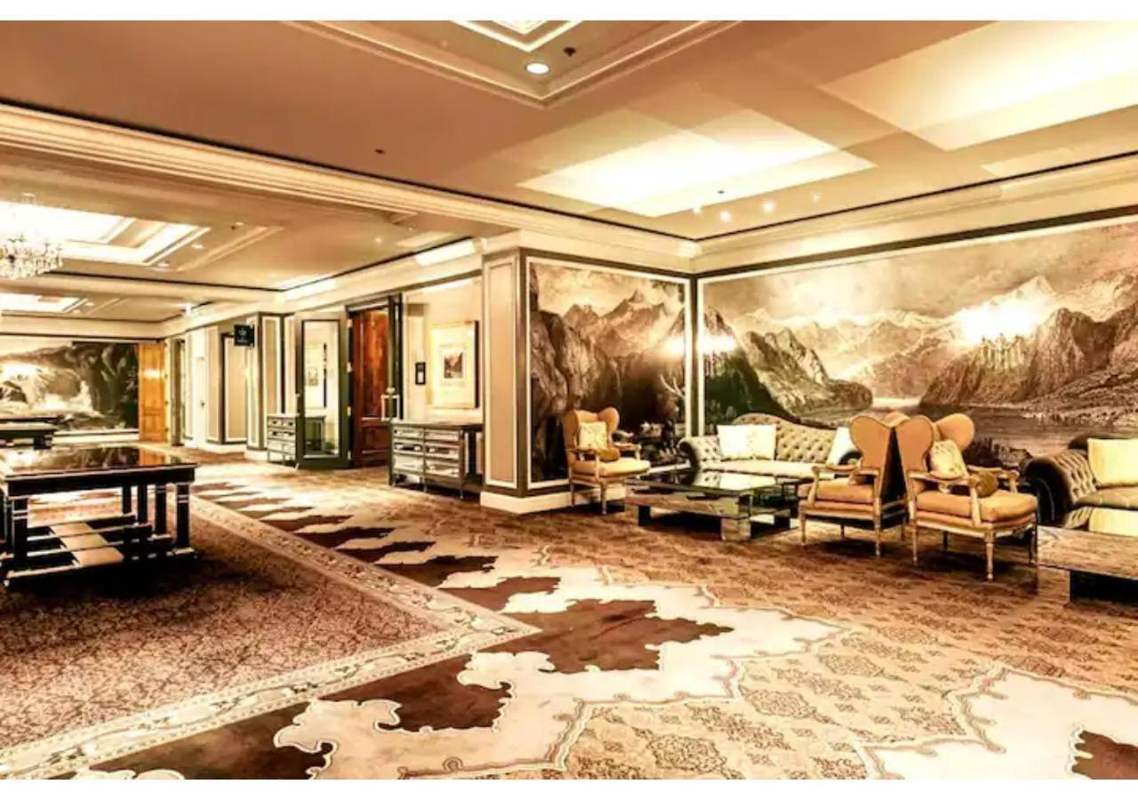 St. Regis 5*